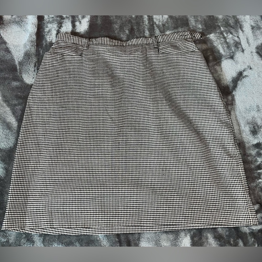 Vintage New York & Co Women’s Pencil Skirt. Size 6. Small Plaid Pattern.
